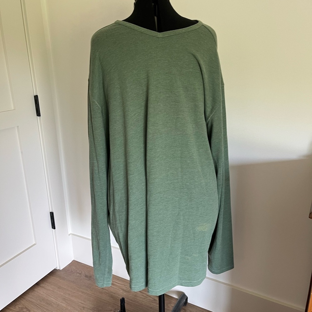 Green Long Sleeve sweater by Tommy Bahama